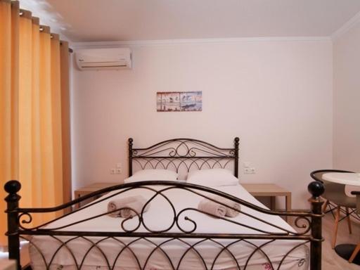 Vironas Hotel Himare Exterior photo